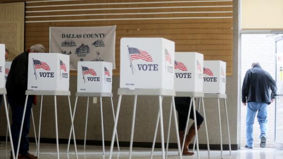 201029182555-early-voting-iowa-1029-live-video