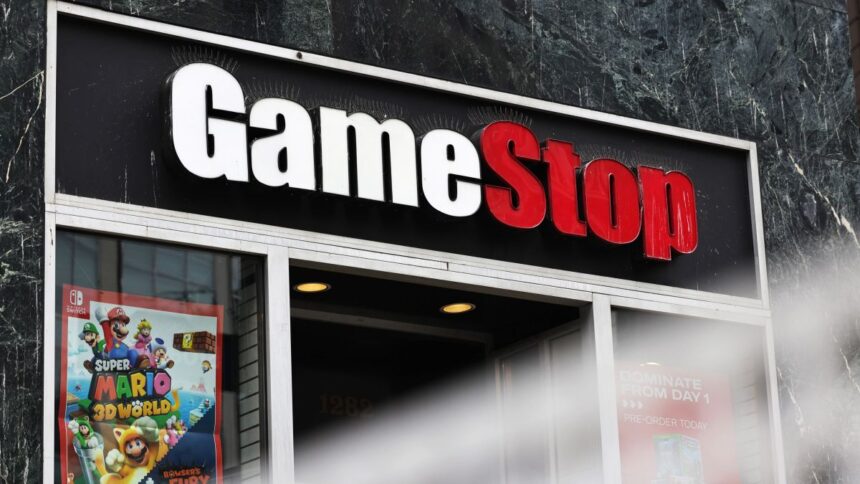 https___cdn.cnn_.com_cnnnext_dam_assets_210129151517-gamestop-sign-0127