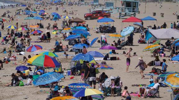 210404231853-santa-monica-beach-0331-live-video-3