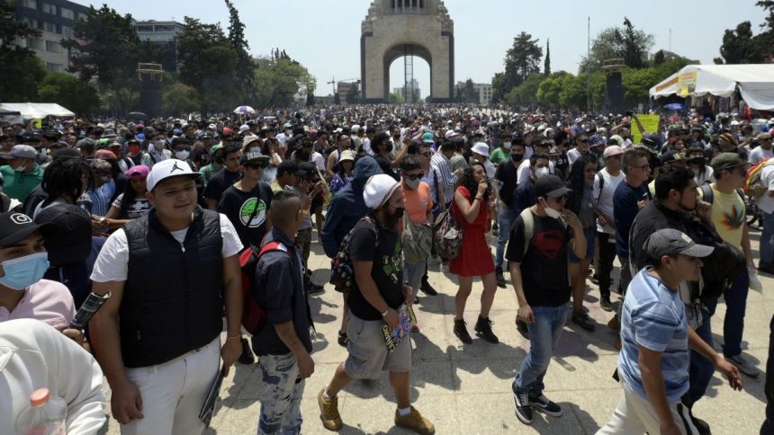 https___cdn.cnn_.com_cnnnext_dam_assets_210629091246-mexico-marijuana-demonstration-04-20-2021