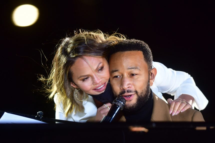 John Legend Says Chrissy Teigen Doing Great Amid Cyberbullying Scandal Kion546