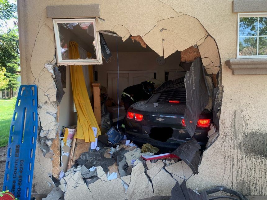 Salinas PD: Car with child inside crashes into apartment, driver arrested for DUI