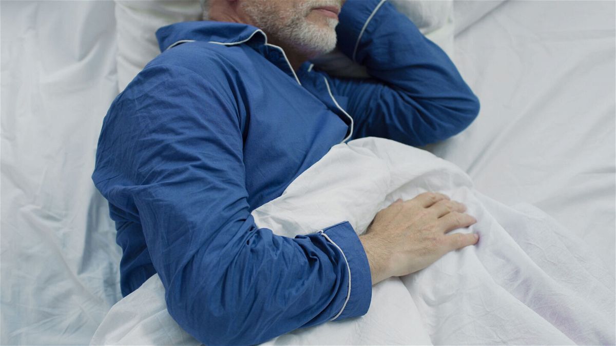 <i>Shutterstock</i><br/>Sleeping for too little or too much time could have varying effects on older adults' brain health
