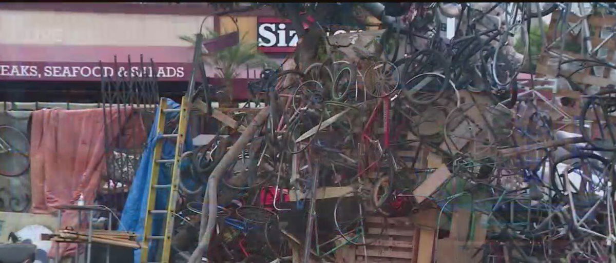 <i>KCAL KCBS</i><br/>A large wall of bicycles created by a local homeless man is bringing attention to homelessness.