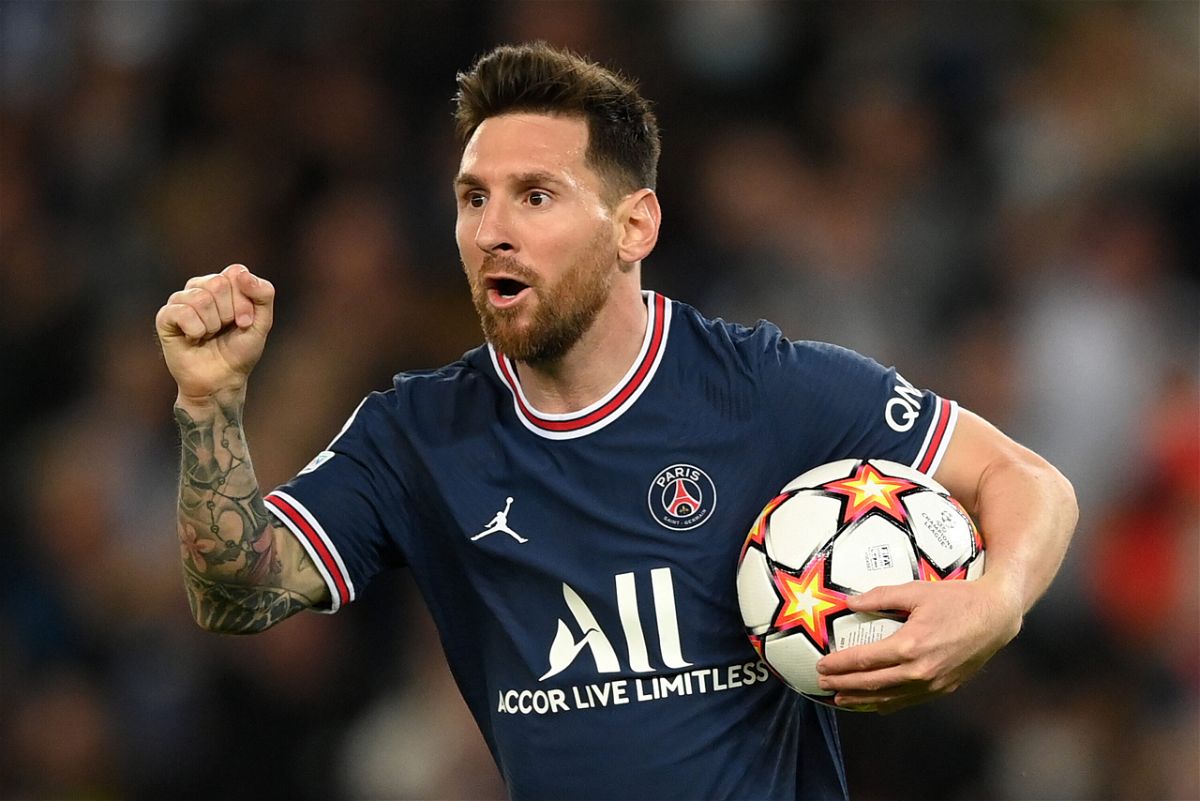 Lionel Messi of Paris Saint-Germain celebrates after scoring their side's second goal during the UEFA Champions League group A match between Paris Saint-Germain and RB Leipzig at Parc des Princes on October 19
