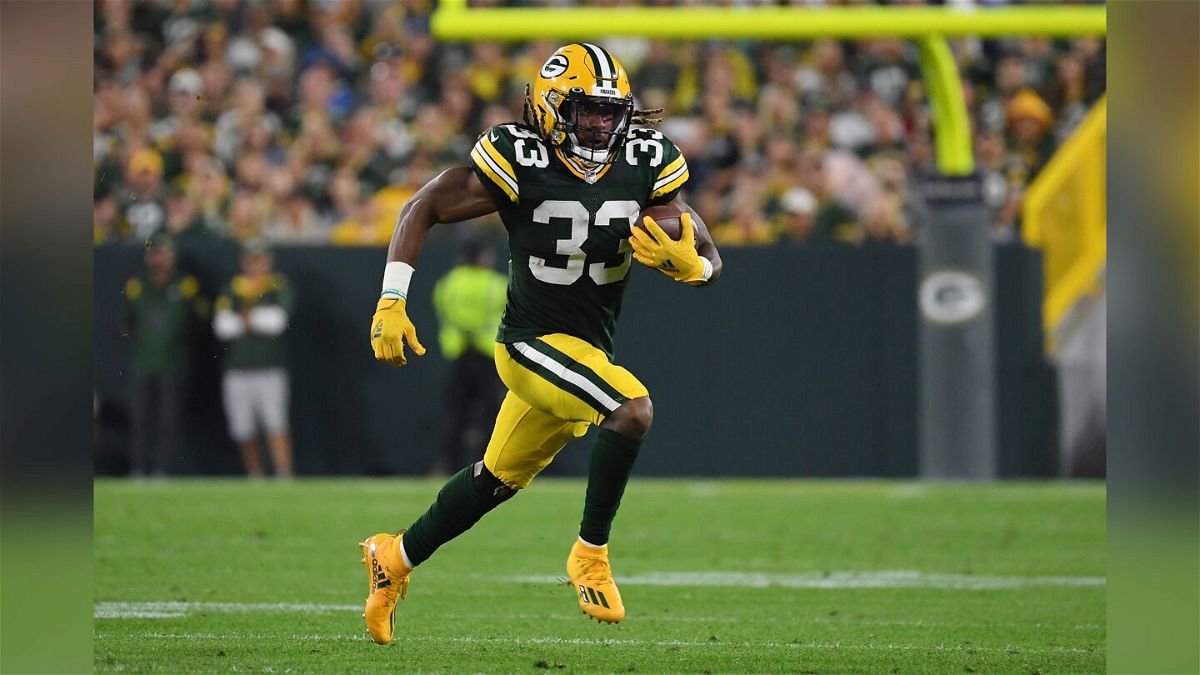 The Green Bay Packers added a pocket to Aaron Jones' jersey so he can play  while carrying his father's ashes – KION546