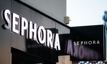 Sephora has launched a same-day delivery service just ahead of the holiday shopping season