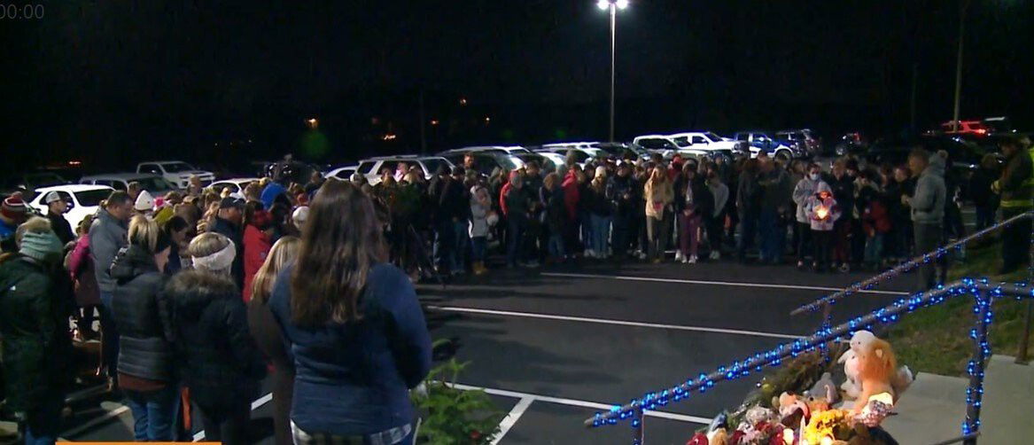 <i>KMOV</i><br/>Hundreds of community members attended a candlelight vigil for Rice