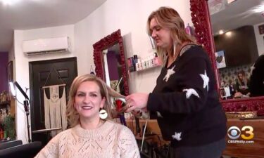 A salon shop is once again brightening the holiday season for its customers.