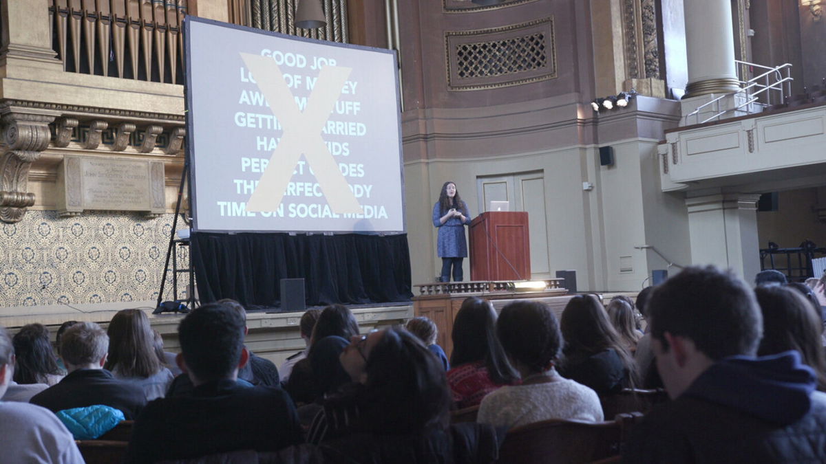 <i>Karin Shedd/Yale University</i><br/>Santos and her students during one of her lectures.