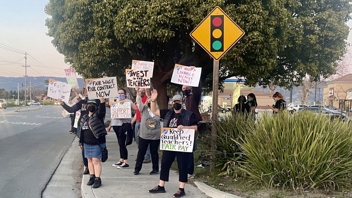 PVUSD staff rallying for livable wages. 