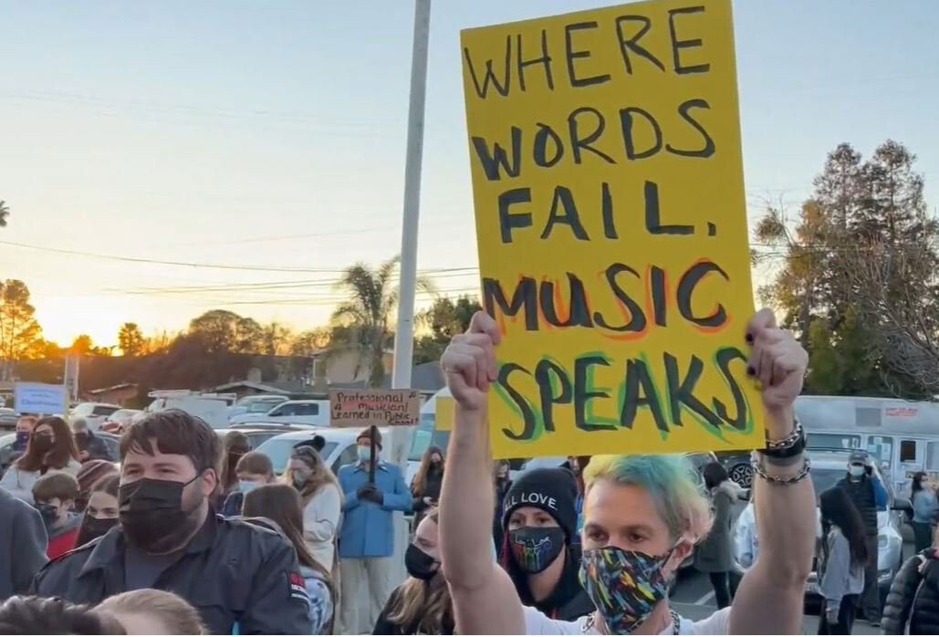 <i>KPIX</i><br/>The Mount Diablo Unified School District voted to cut programs like elementary school music classes and librarians for middle and high schools. Parents and teachers held a rally before the board meeting asking members to save the programs.