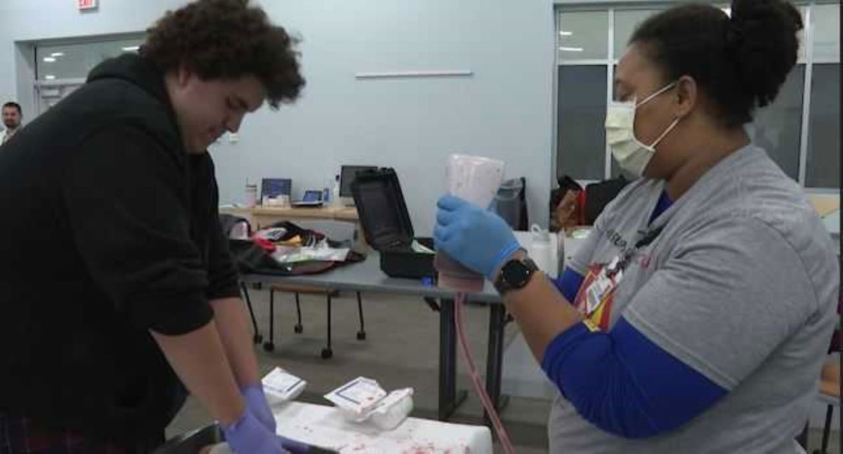 <i>WLKY</i><br/>Students learned bystander tourniquet training as a way to control bleeding during an emergency.