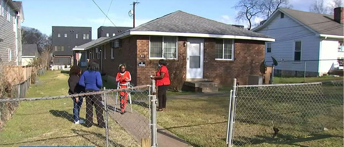 <i>WSMV</i><br/>Residents say they only have a few weeks to vacate after quadruplex is purchased by a new company.