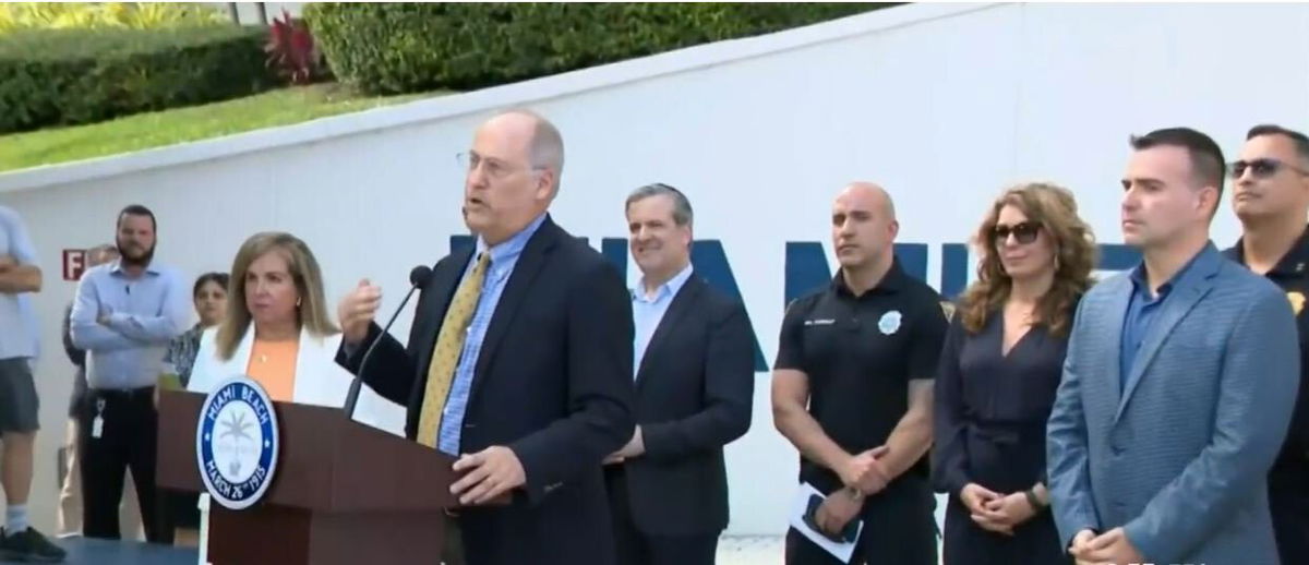 <i>WFOR</i><br/>Mayor Dan Gelber