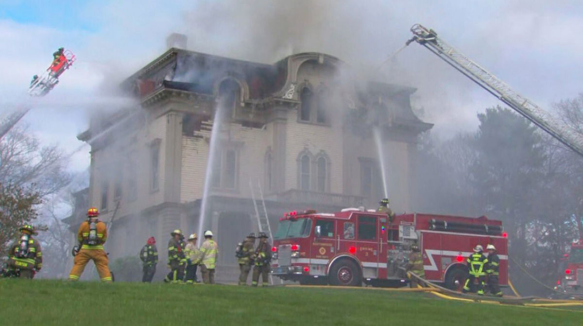 <i>WBZ</i><br/>Firefighters battle blaze at home on Linwood Street in Northbridge