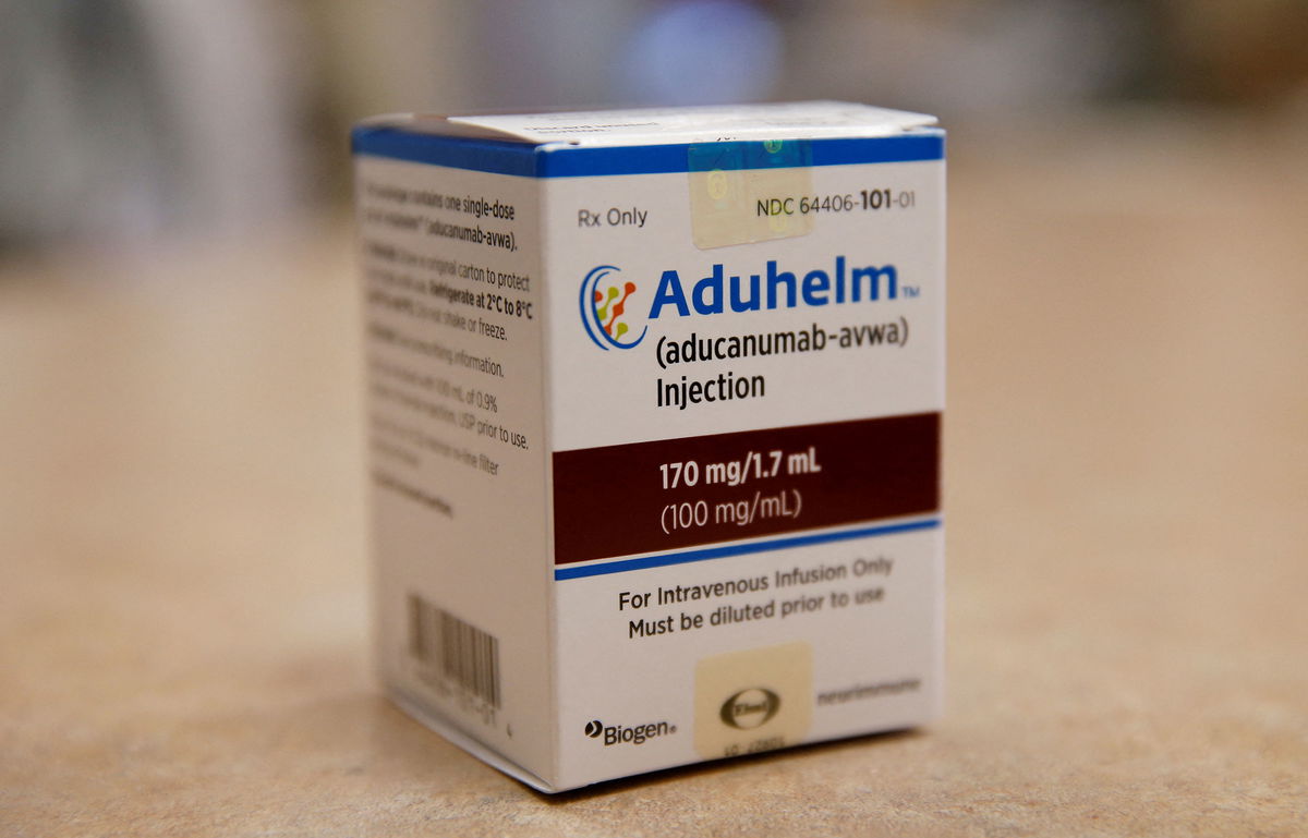 FILE PHOTO: FILE PHOTO: Aduhelm, Biogen's controversial recently approved drug for early Alzheimer's disease, is seen at Butler Hospital, one of the clinical research sites in Providence, Rhode Island, U.S. June 16, 2021. Jessica Rinaldi/Pool via REUTERS. NO SALES. NO ARCHIVES. THE IMAGES SHOULD ONLY BE USED TOGETHER WITH THE STORY HEALTH-BIOGEN/ALZHEIMERS/File Photo/File Photo