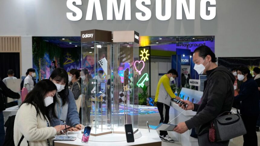 https___cdn.cnn_.com_cnnnext_dam_assets_220524034728-samsung-store-seoul-0420