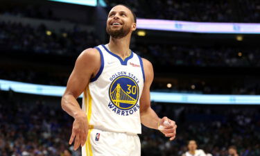 Steph Curry led the Golden State Warriors to victory over Dallas in Game 3 of the Western Conference Finals.