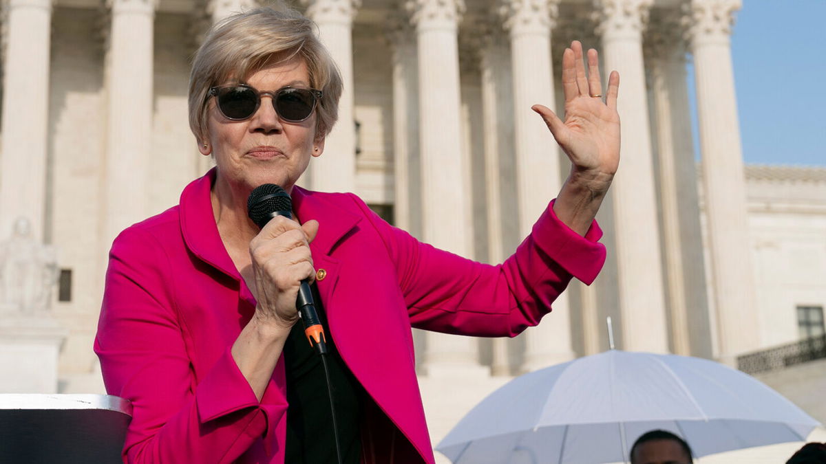 <i>Jose Luis Magana/AP/FILE</i><br/>Elizabeth Warren