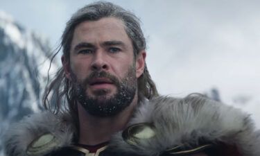 Jane and Thor reunite in new the 'Thor: Love and Thunder' trailer.
