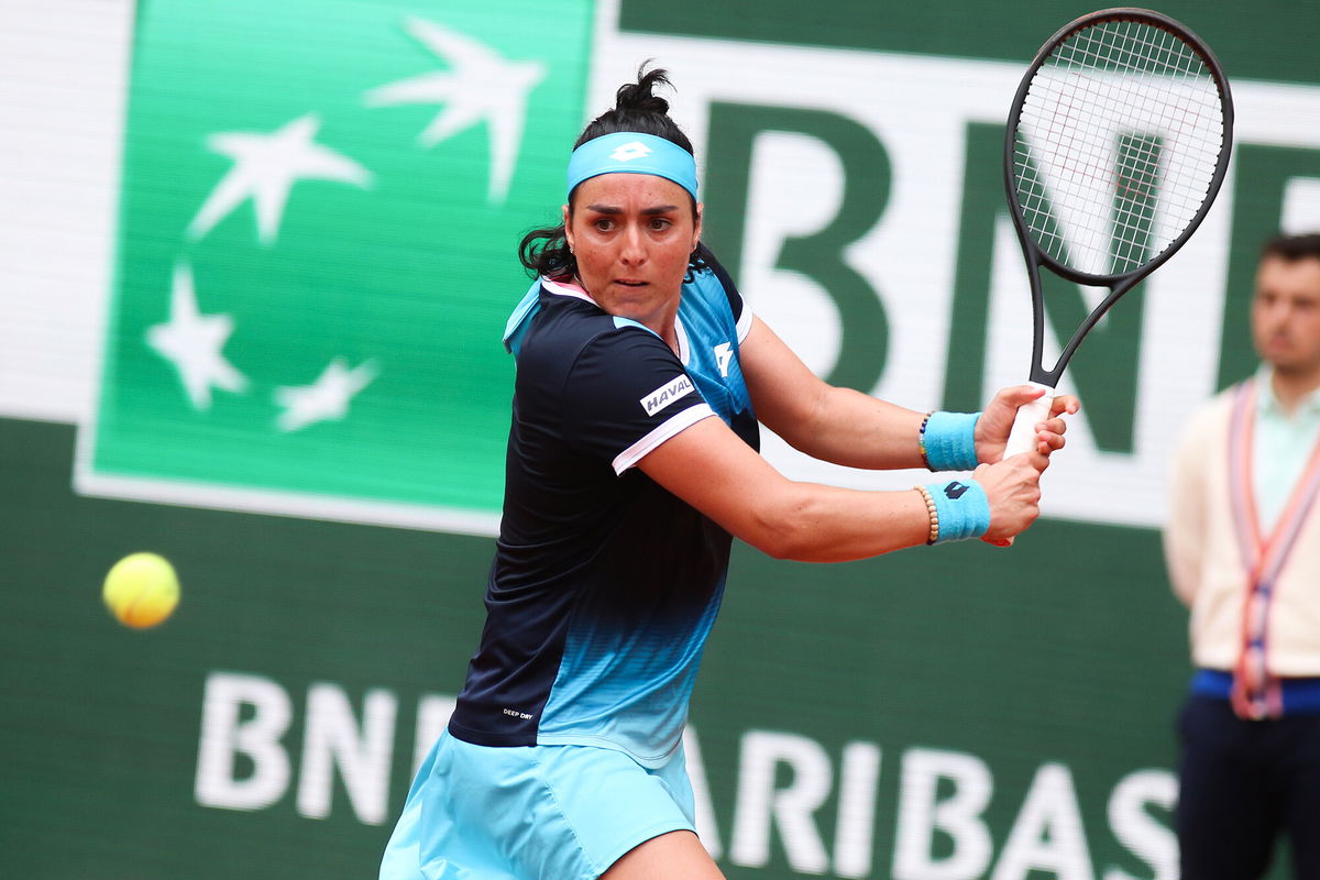 <i>Ibrahim Ezzat/NurPhoto/Getty Images</i><br/>Ons Jabeur during her match against Linette at the French Open.