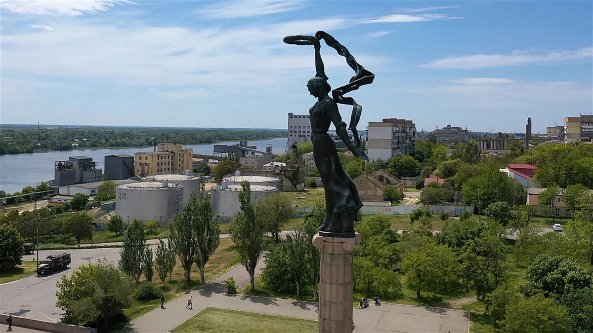 <i>Andrey Borodulin/AFP/Getty Images</i><br/>Authorities in the Moscow-controlled Ukrainian region of Kherson announced on May 23 the introduction of the ruble as an official currency alongside the Ukrainian hryvnia.