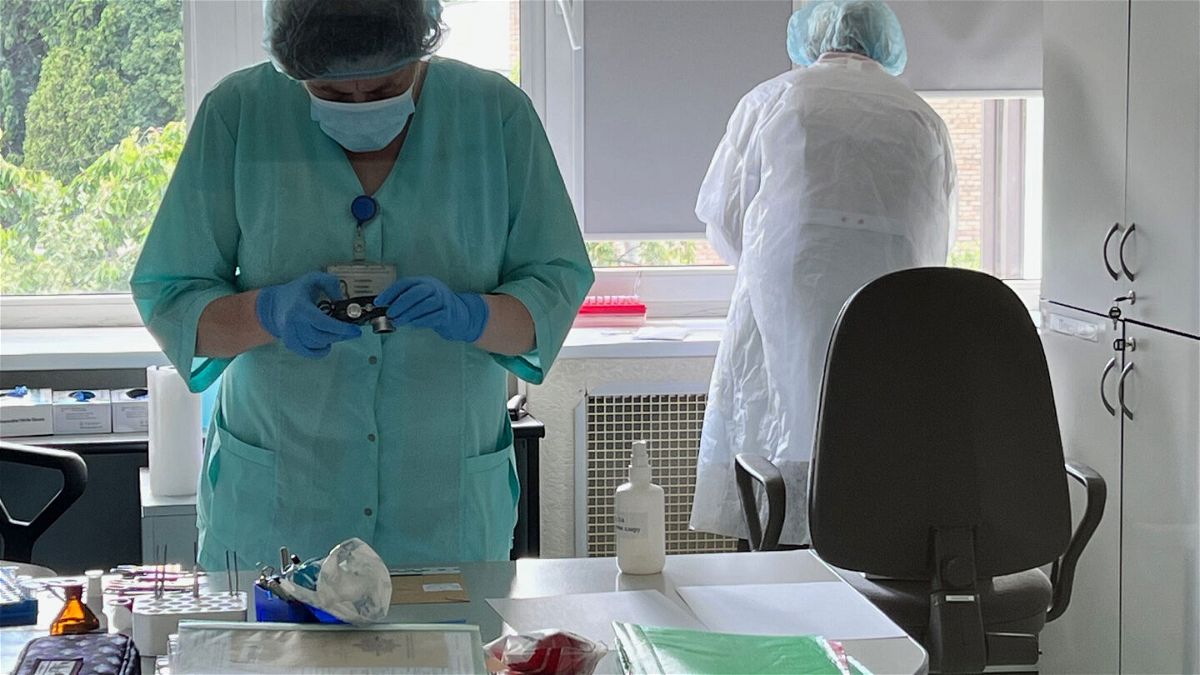 <i>Sanjiv Talreja/CNN</i><br/>Analysts process DNA samples at the Ministry of Internal Affairs' laboratory in Kyiv