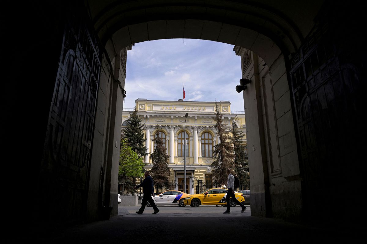 <i>Natalia Kolesnikova/AFP/Getty Images</i><br/>A view of the Russian Central Bank headquarters in downtown Moscow on May 26. Russia has defaulted on its foreign debt for the first time since 1918.