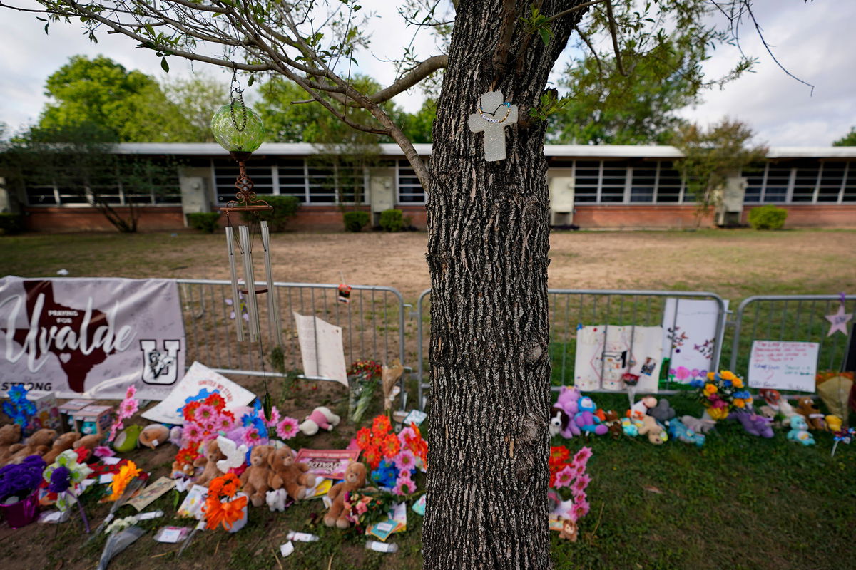 Los niños que sobrevivieron a la masacre de Uvalde están desconsolados  porque no pudieron salvar a sus amigos. Sus mamás ahora se preocupan por su  futuro – KION546