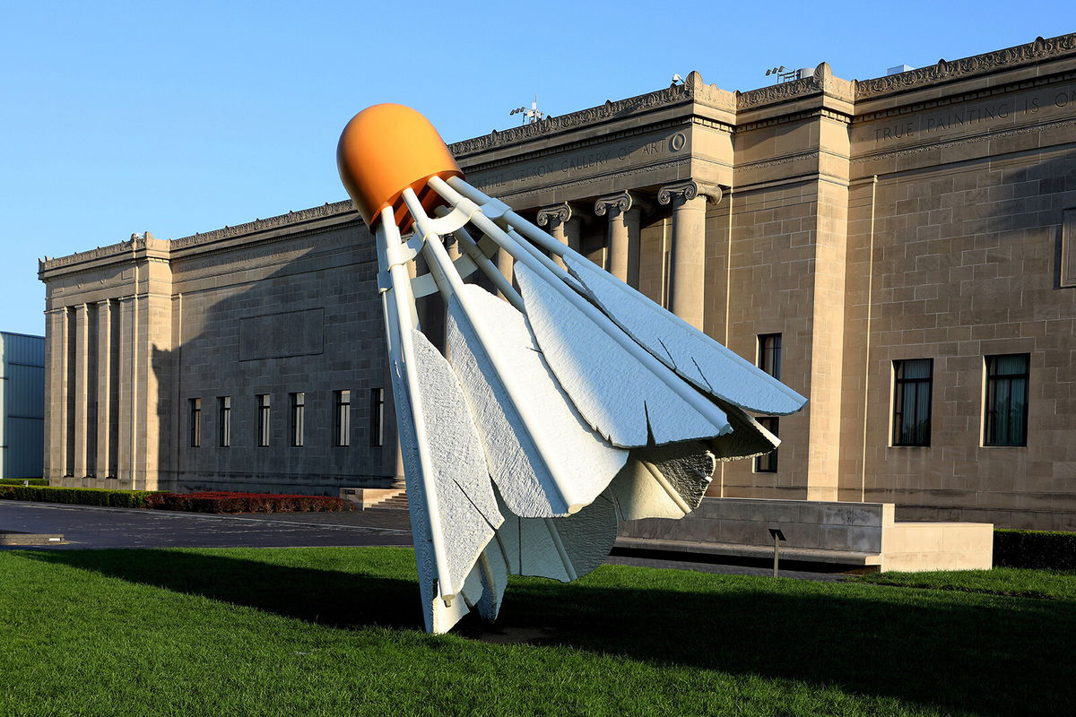 <i>Raymond Boyd/Michael Ochs Archives/Getty Images</i><br/>Claes Oldenburg and Coosje van Bruggen's 'Shuttlecocks' sculpture sits outside the Nelson-Atkins Museum Of Art in Kansas City