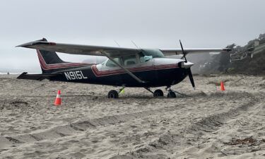Plane landed on Manresa State Beach