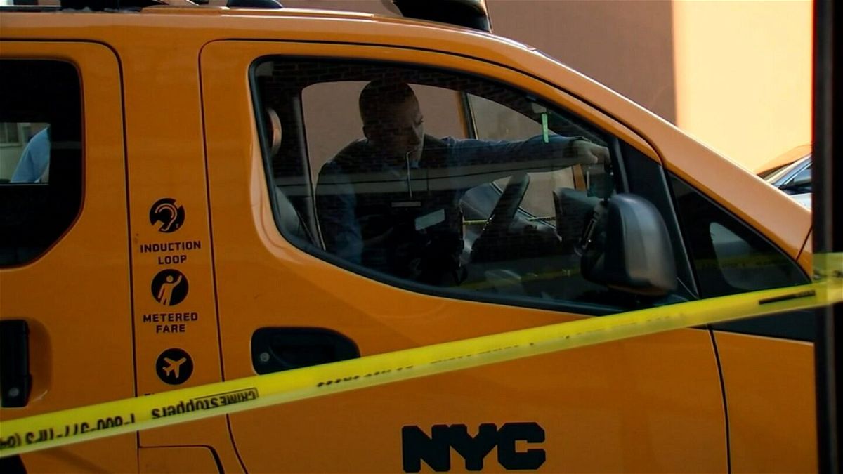 <i>WABC</i><br/>A New York City taxi driver was killed while chasing after passengers who attempted to rob him.