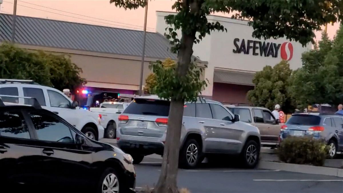 Someone wielding an assault-style rifle opened fire in the parking lot of a northeast Bend shopping center Sunday evening and soon entered a Safeway store, firing numerous more shots MS 18559344 From Clinton Klingbeil