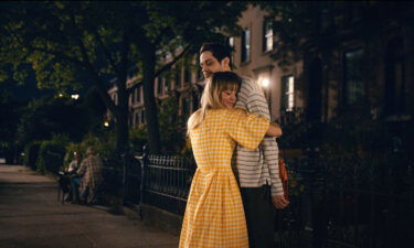 Kaley Cuoco (left) and Pete Davidson meet (again and again) in 'Meet Cute.'