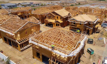 New home sales bounced back in August despite high prices and rising mortgage rates that have pushed some buyers away.