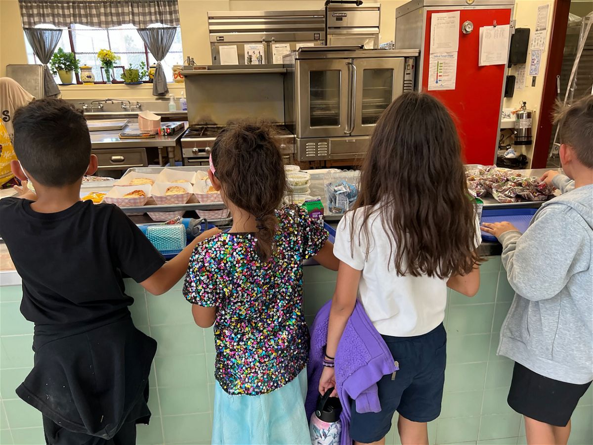 <i>Tucson Unified School District</i><br/>Hundreds of Tucson Unified School District students could lose access to free or reduced-price meals at school in mid-September if their parents don't submit new applications for the program.