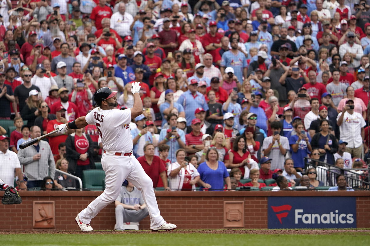 Albert Pujols Hits His 700th Career Home Run - WSJ