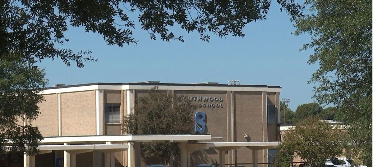 <i>KTBS</i><br/>Parents of a Southwood High School student say the band director should be fired after he struck an especially sour note. It was in a selfie video that Lennard Holden sent to the student's mom