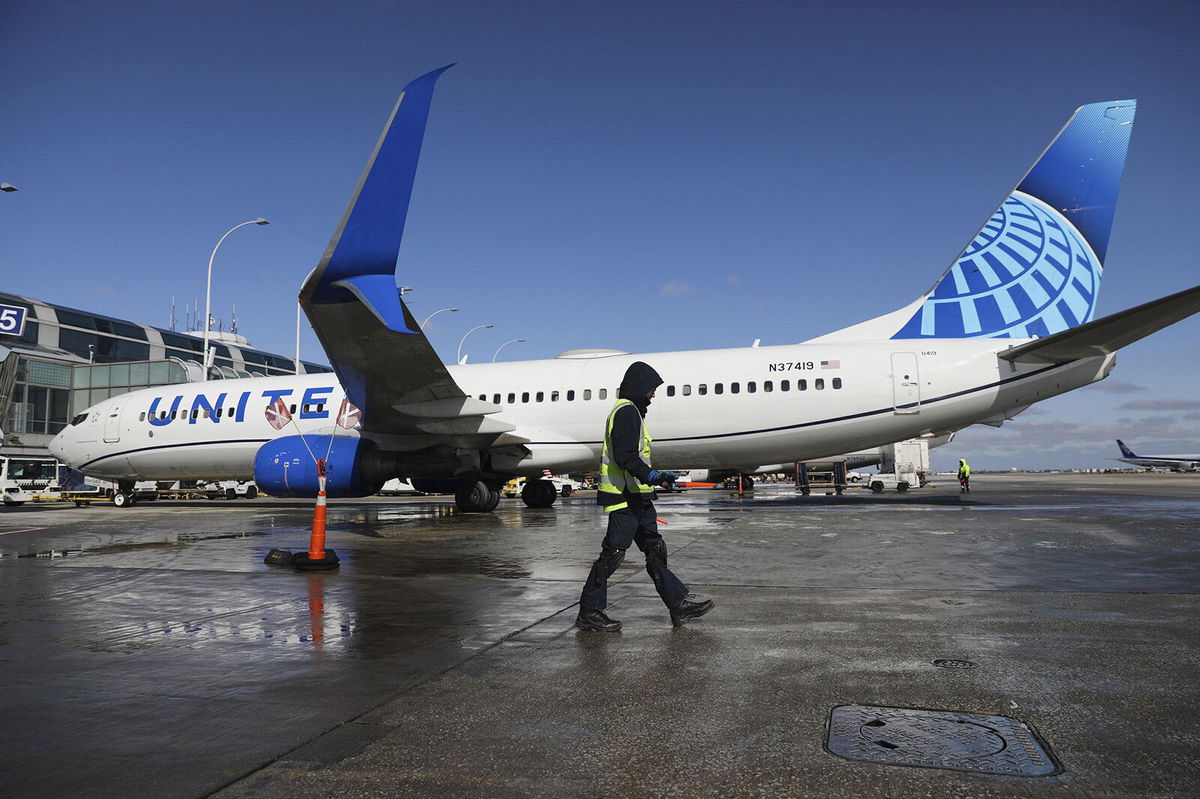 <i>Jose M. Osorio/Chicago Tribune/Getty Images/File</i><br/>A bird strike shortly after takeoff sent a United Airlines flight back to Chicago's O'Hare International Airport on October 14.