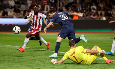 Lionel Messi completes PSG's sensational team goal.