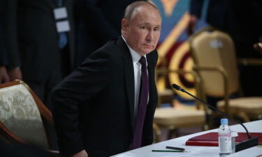 Russian President Vladimir Putin called his government to "speed up" decision-making and manufacturing of military equipment.