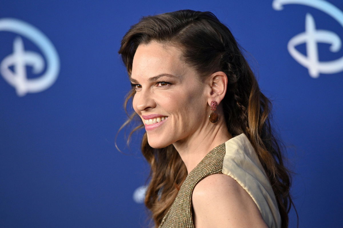 <i>NDZ/STAR MAX/IPx/AP</i><br/>Hilary Swank