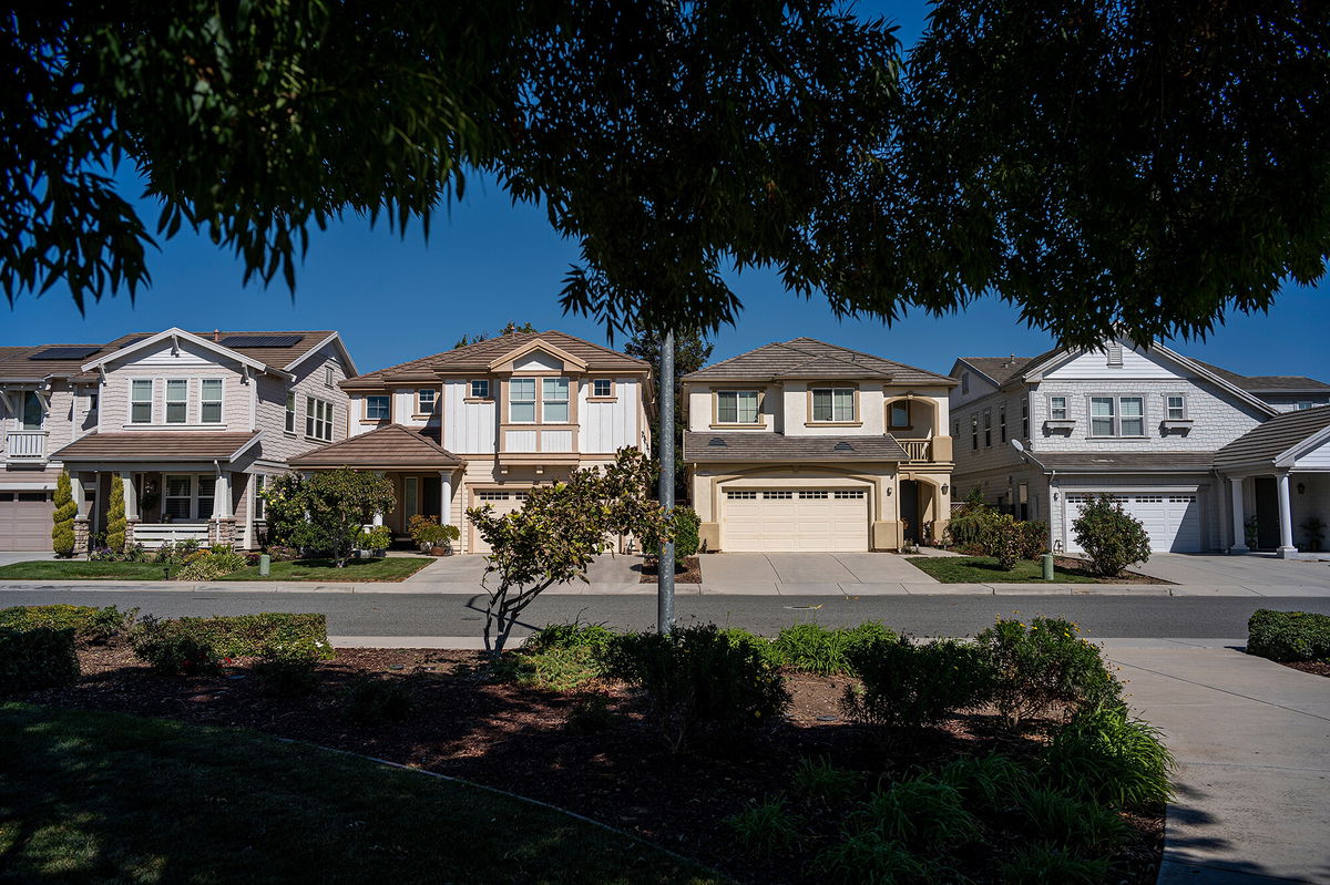 <i>David Paul Morris/Bloomberg/Getty Images</i><br/>Mortgage rates rose again -- moving closer to 7%. Pictured are homes in Morgan Hill