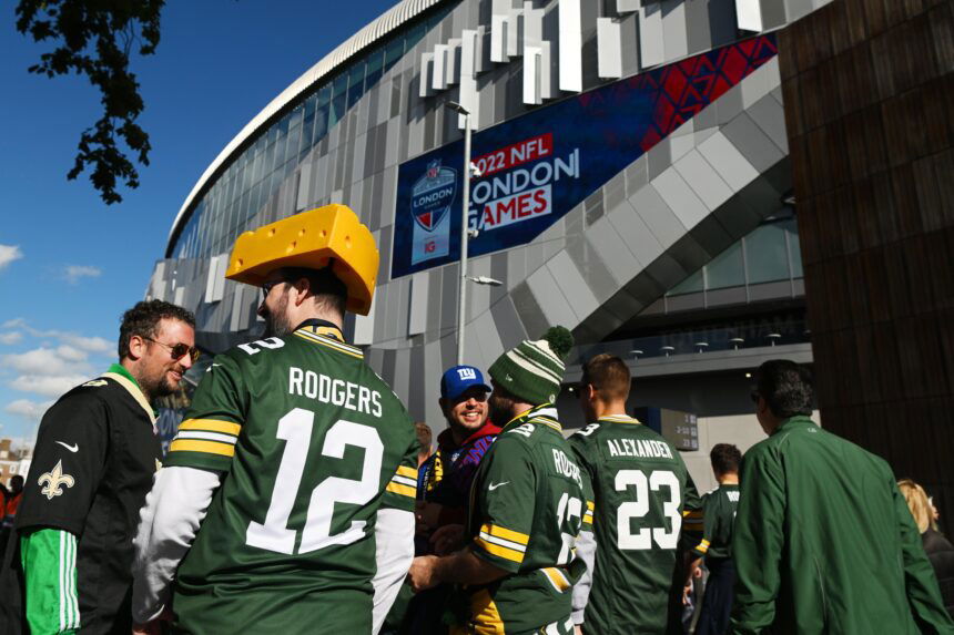 Green Bay Packers fans from Wisconsin make London their own