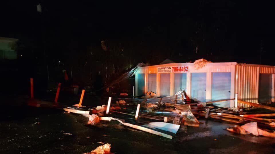 <i>Sumiton Fire</i><br/>The roof of a commercial structure was blown off and struck a house in Sumiton