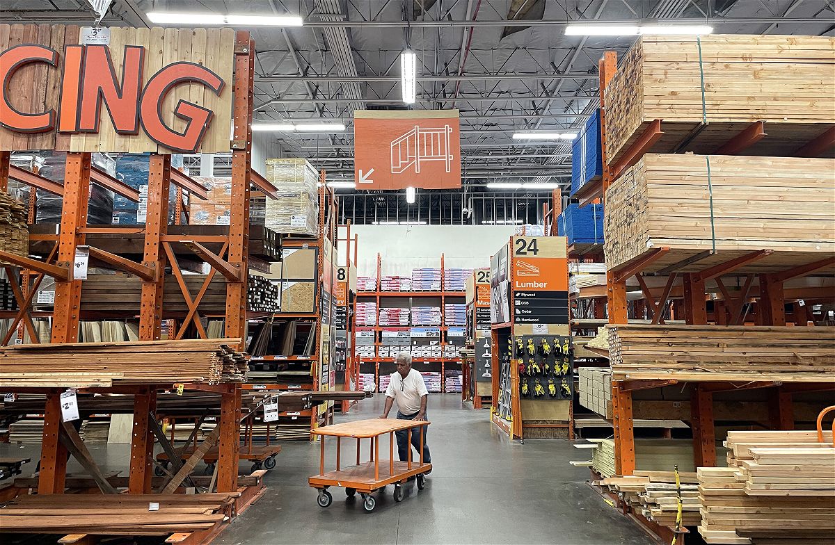 <i>Mario Tama/Getty Images</i><br/>Home Depot customers are spending more