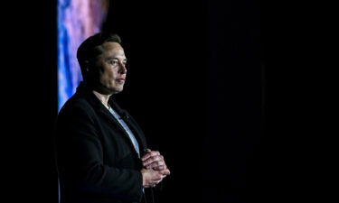 Elon Musk said November 24 that he will begin restoring most previously banned accounts on Twitter starting next week.