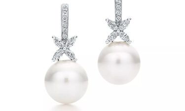 Naomi Biden's earrings featured South Sea pearls.