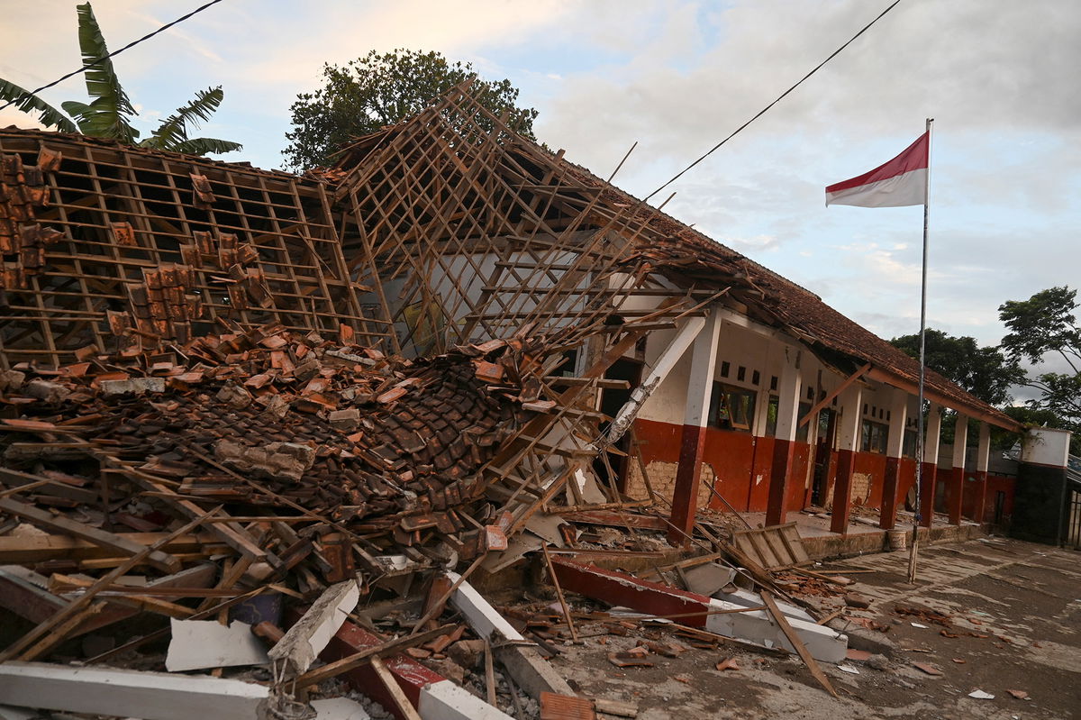 A view of a collapsed school building following an earthquake in Cianjur, West Java province, Indonesia, November 21, 2022. REUTERS/Iman Firmansyah NO RESALES. NO ARCHIVES.